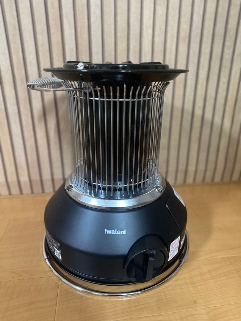 【美品】iwatani ストーブ ブラック コンパクト Iwatani（イワタニ） ガスストーブ ストーブ ガスヒーター カセット