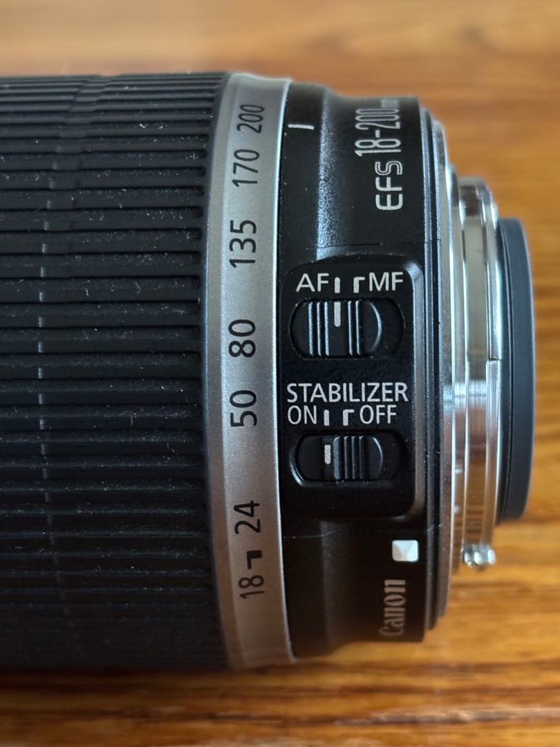 Canon EF-S 18-200mm f/3.5-5.6 IS キャノン