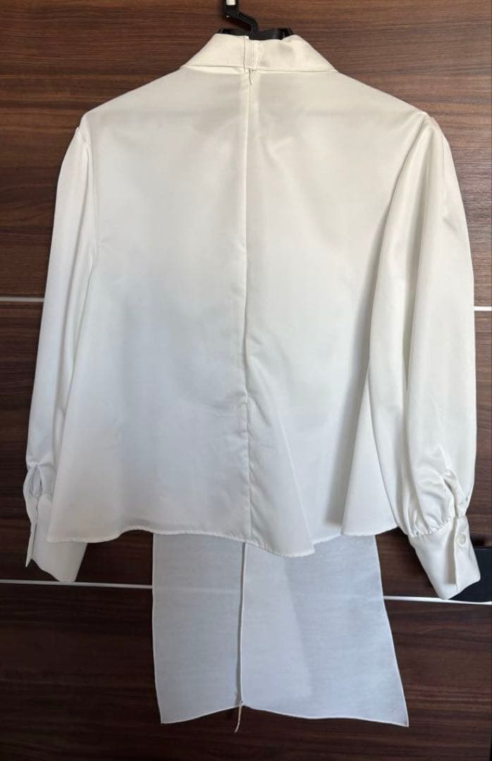 maison de Dolceメゾンドドルチェクラッシーリボンブラウス ホワイト