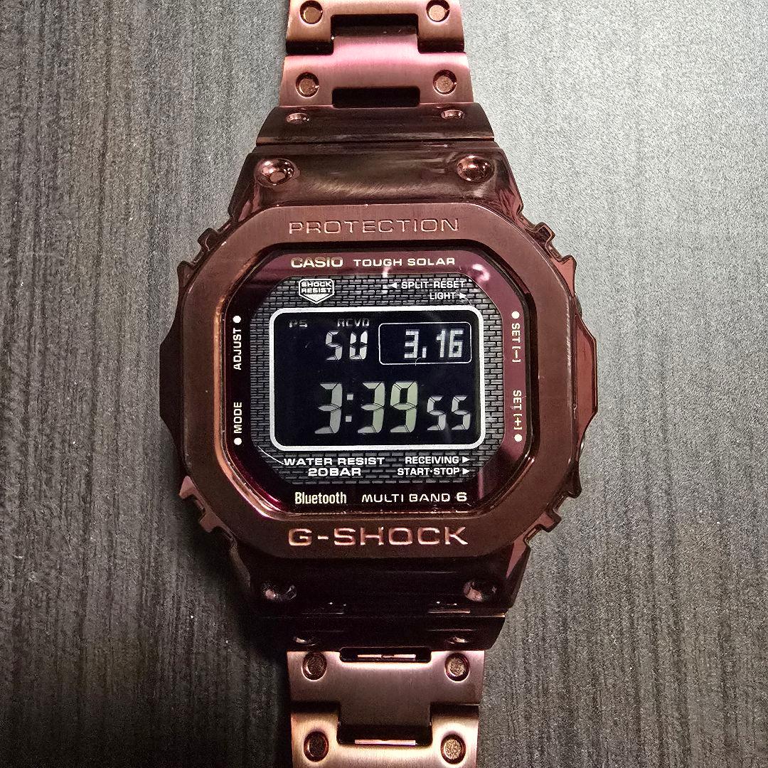 時計 G-SHOCK GMW-B5000RD-4JF G-SHOCK新作を写真で - 艶めくバーガンディ。タフな大人の色気「GMW