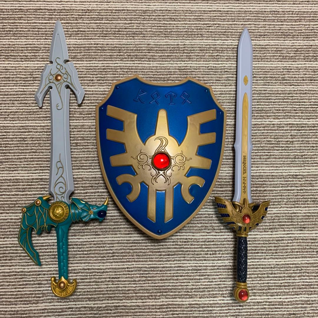 ドラゴンクエスト ロトの剣、ロトの盾、天空の剣 3点セット - メルカリ