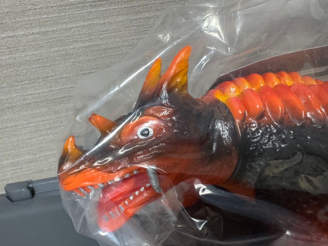 MARUSAN マルサン ソフビ パゴス 350 バーニングオレンジ 銀目 - メルカリ