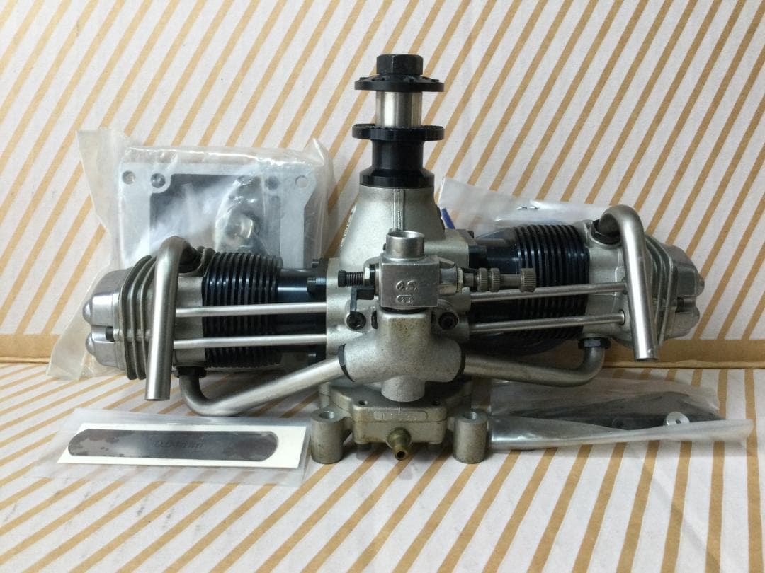 小川精機 OS FT-120 ジェミニ4サイクル水平対向2気筒エンジン 未使用品