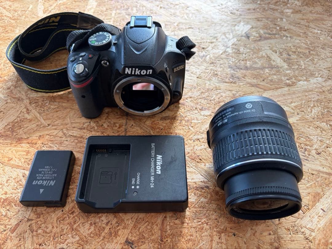 Nikon D3200 一眼レフデジタルカメラ ニコン（Nikon） Nikon D3200 ボディ デジタル 一眼レフ カメラ 中古