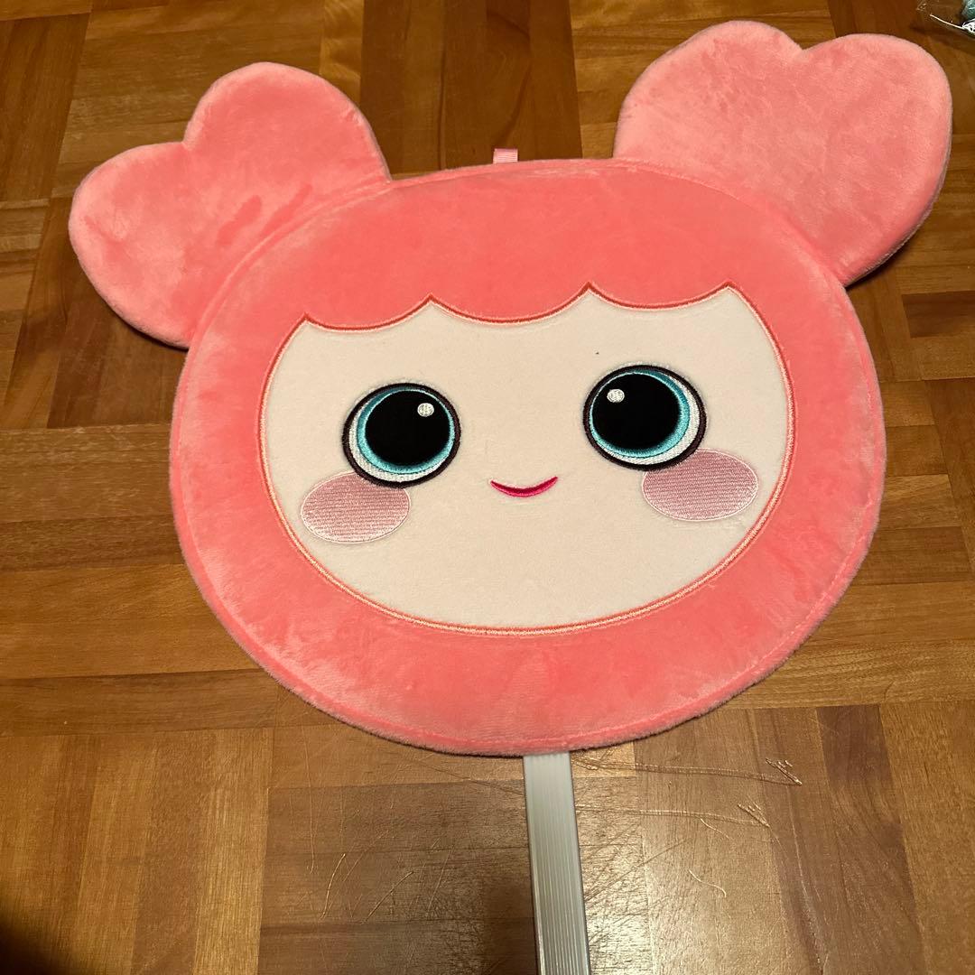 TWICE モモ うちわ＋うちわケース＋ネックストラップ セット - メルカリ