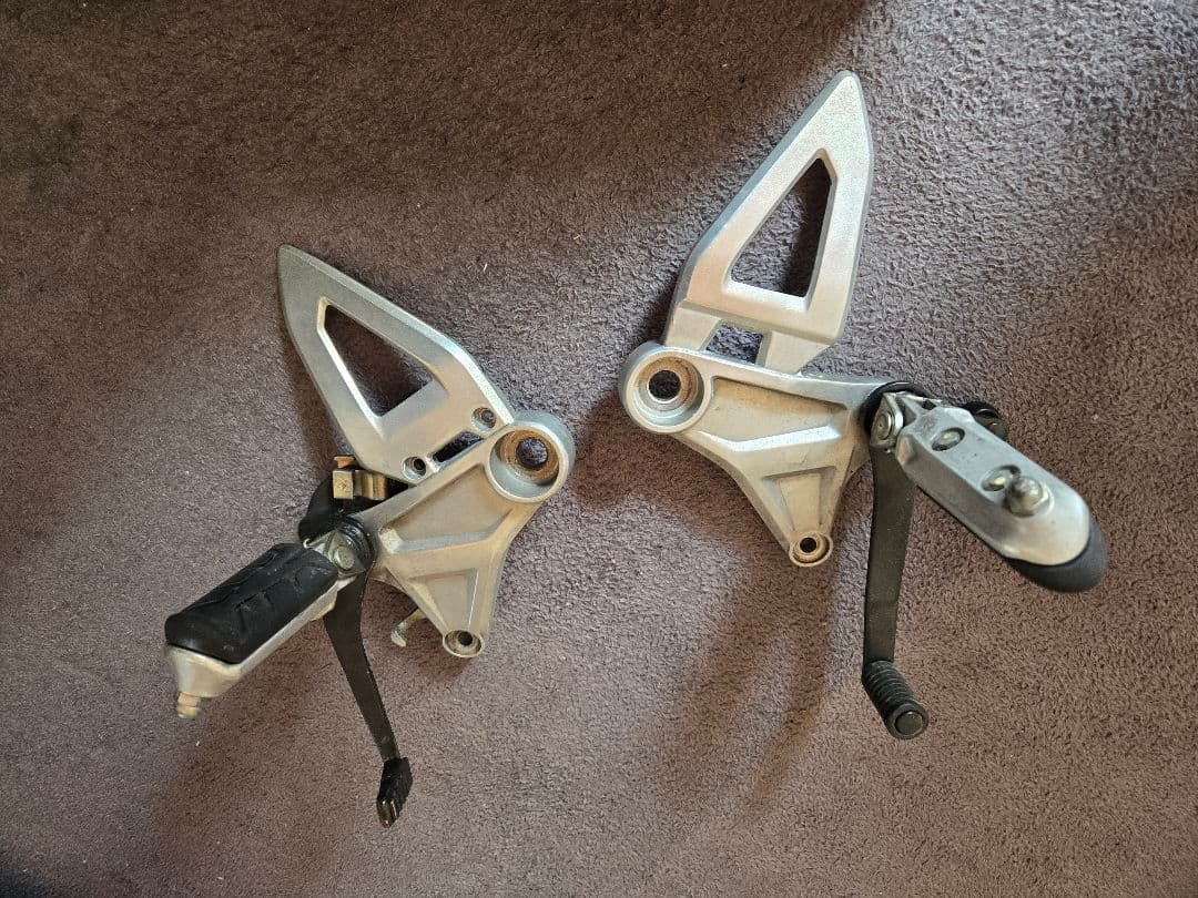 CB250R MC52 2018 純正ステップ 左右セット - メルカリ