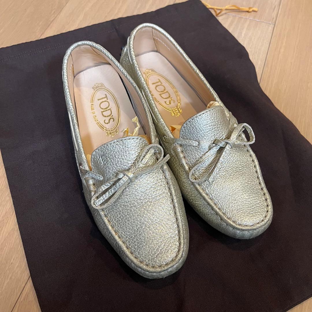 保存袋つき 美品！ TOD'S ゴールド ドライビングシューズ35.5 保存袋つき 美品！ TOD'S ゴールド ドライビングシューズ35.5 - メルカリ
