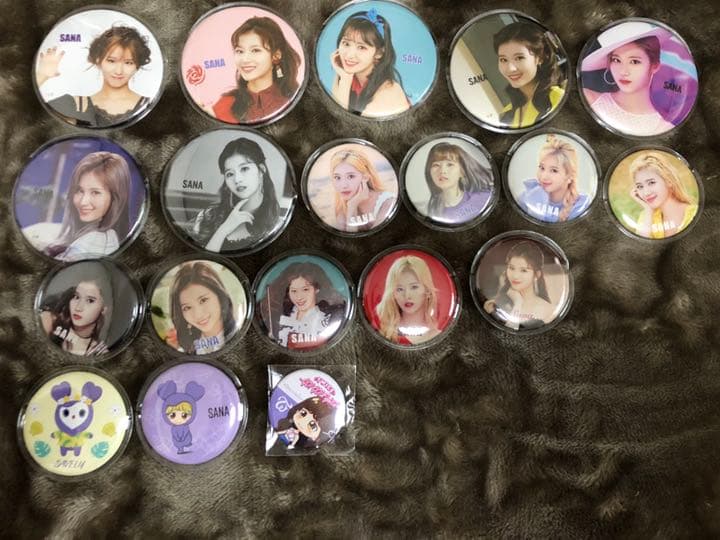 TWICE サナ 缶バッジ まとめ売り TWICEサナ 缶バッジ - メルカリ