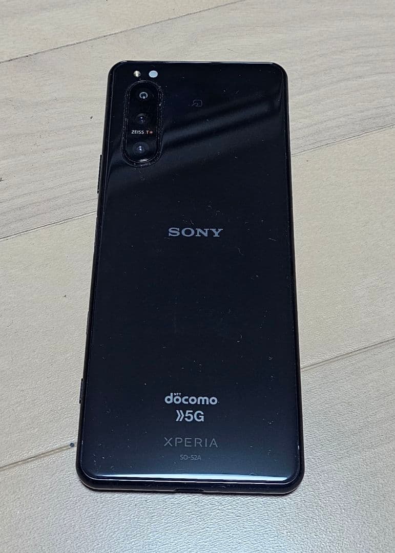 Xperia 5 II SO-52A SIMフリー 電池80％ キズあり Amazon | 【整備済み品】SONY(ソニー) Xperia 5 II 販売時期：2020年秋
