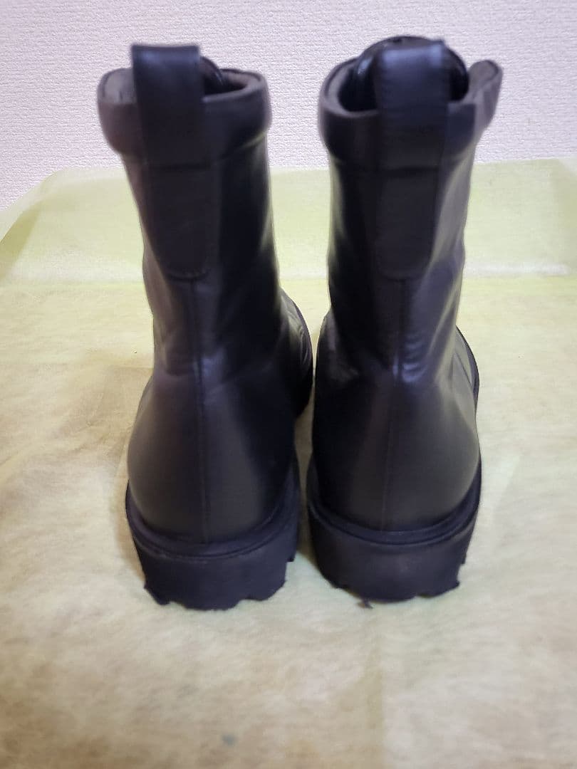 HIMIKO 黒トラックソールフロントジップブーツ