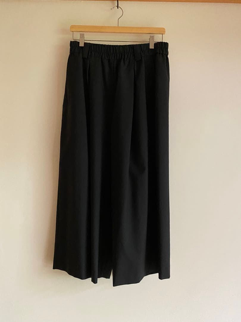 美品】atelier naruse / FORMAL ガウチョパンツ ブラック - メルカリ