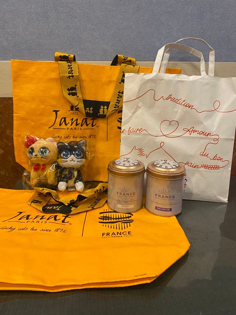 万博フランスJanat 紅茶2個非売品ぬいぐるみ2体トートバッグ2 紙袋1セット 万博会場限定仕様》大阪・関西万博2025にて 特別な3つのジャンナッツ