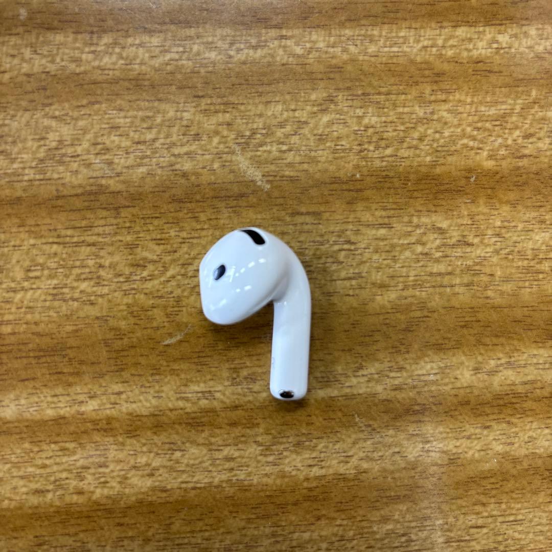 AirPods4 ノイキャンあり右耳 AirPods4.jpg