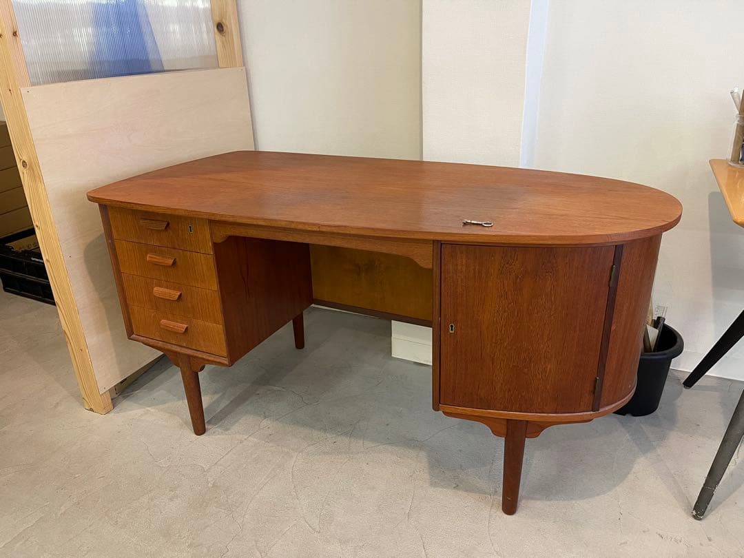 ヴィンテージ 北欧家具 チーク材 キドニーデスク デンマーク - メルカリ