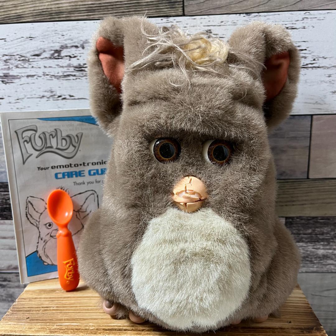 ファービー2 コーヒー色 茶目 英語版 furby furby2 - メルカリ