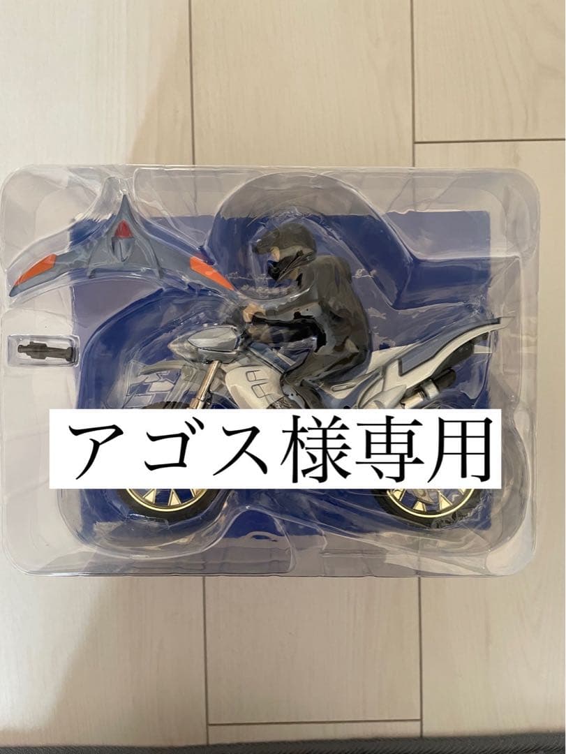S.H.フィギュアーツ ビートチェイサー2000 ブルーライン Amazon | 仮面ライダークウガ ビートチェイサー2000 ブルーライン 特別