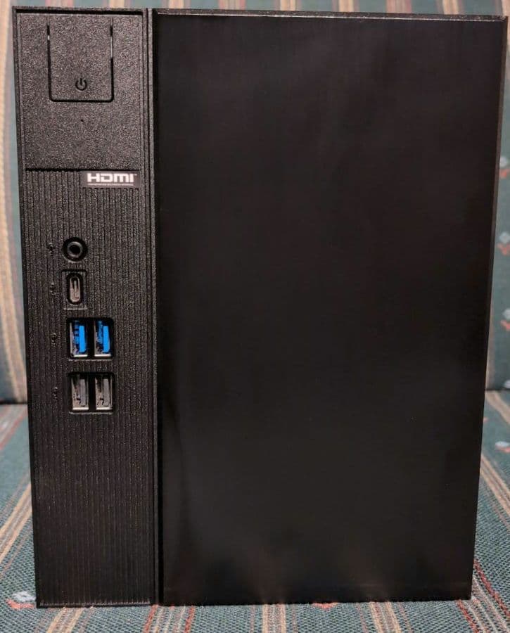 Windowsデスクトップ ASRock DESKMEET x300 Ryzen 5 4500 ASRock DeskMeet X300 Compact PC review: small in size, big on