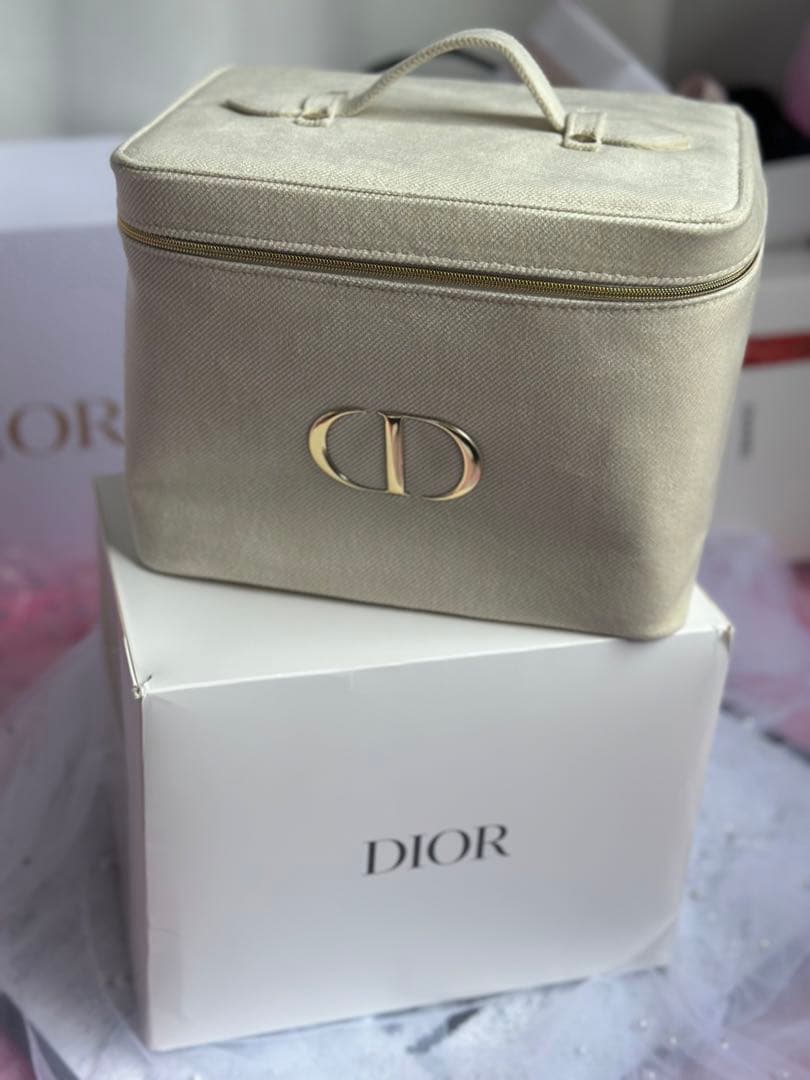since様専用DIORディオール ノベルティ バニティポーチ セット - メルカリ