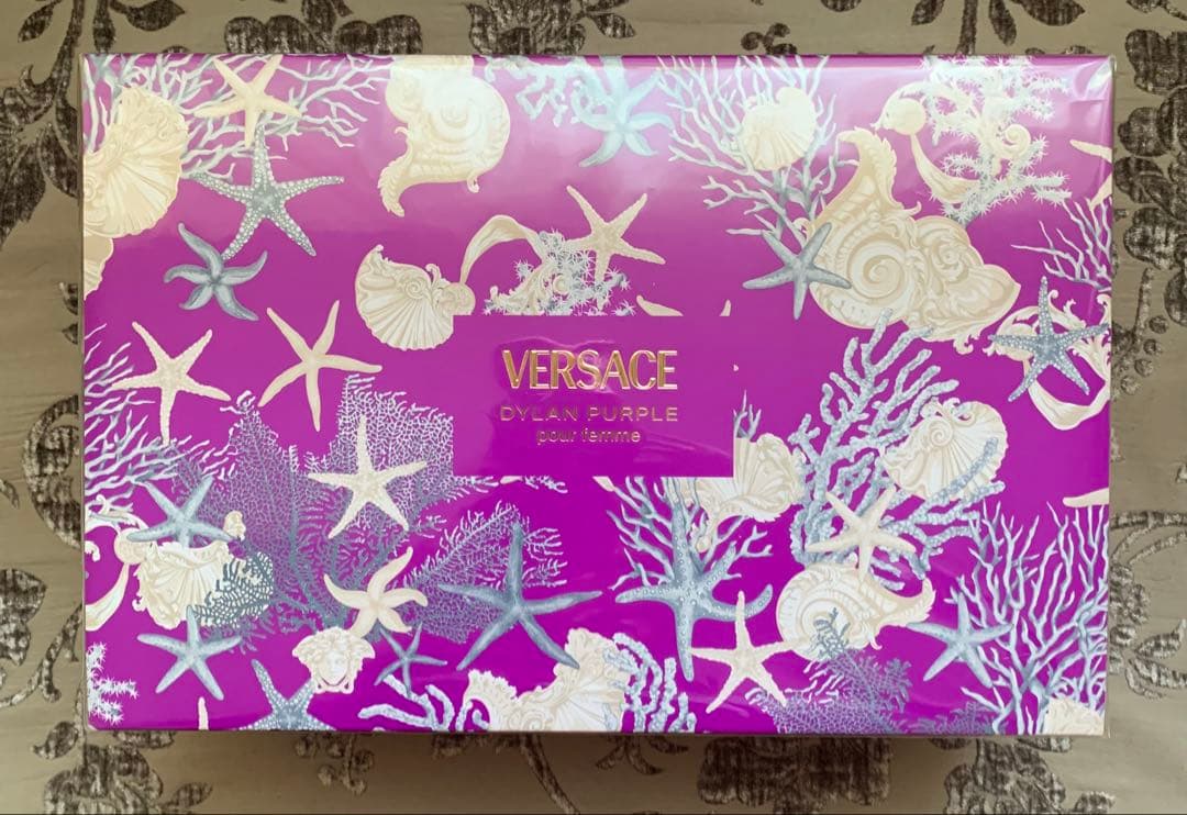 ☆新品未開封#ヴェルサーチ＃ディランパープルパフューム& ボディケア