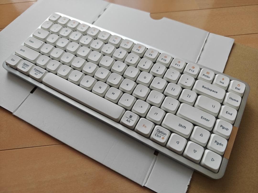 Lofree Flow 84 ホワイト phantom軸 タクタイル キーボード Flow84(リニア軸・英語配列) シルバー/キーキャップ