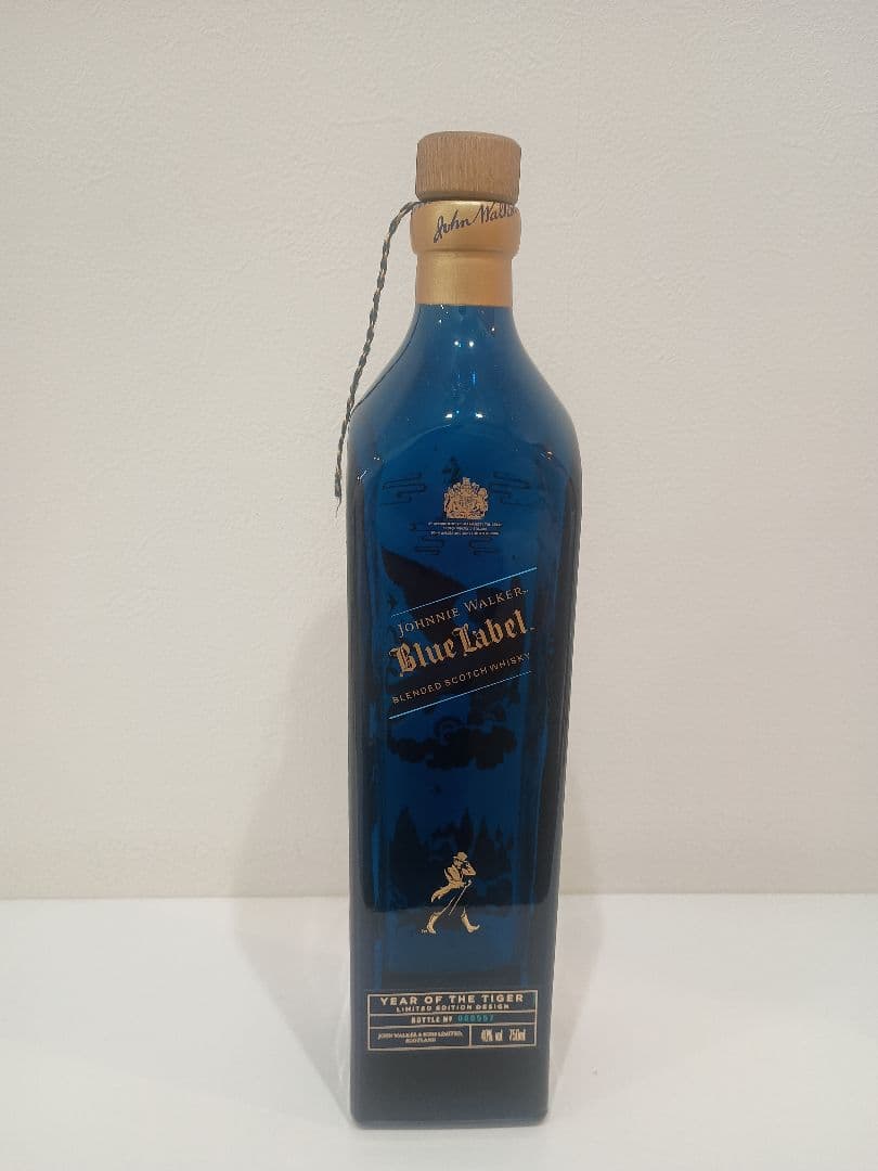 ジョニーウォーカー ブルーラベル イヤー オブ ザ タイガー 空瓶