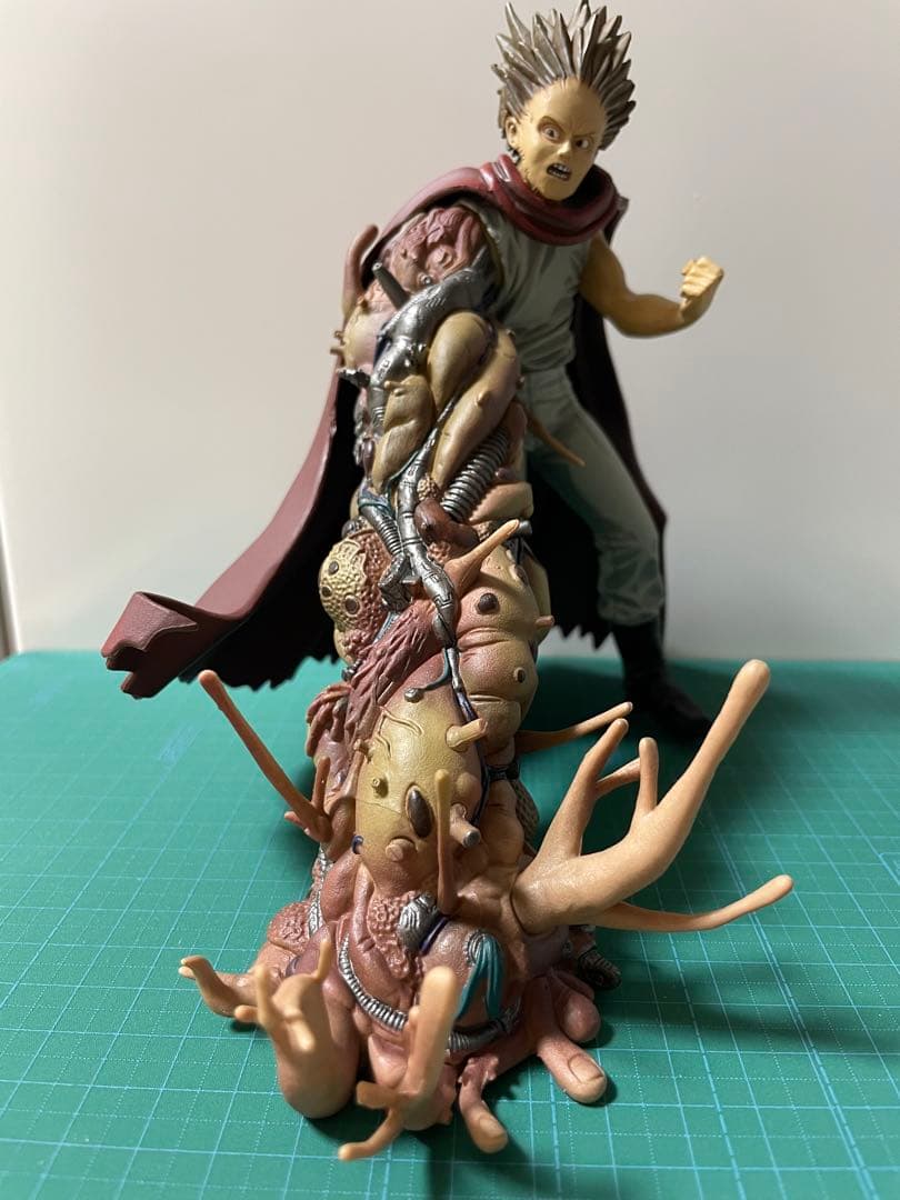 アキラ AKIRAのフィギュア マクファーレントイズ製 金田と鉄雄のセット