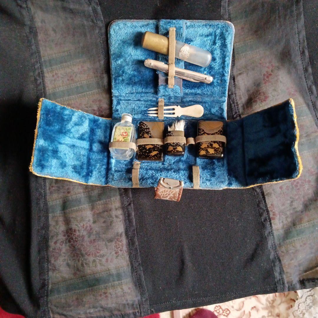 昔の女性の化粧セット日本製骨董品 アメネスク、越境販売に挑戦する新興骨董店」 :: リユース経済新聞