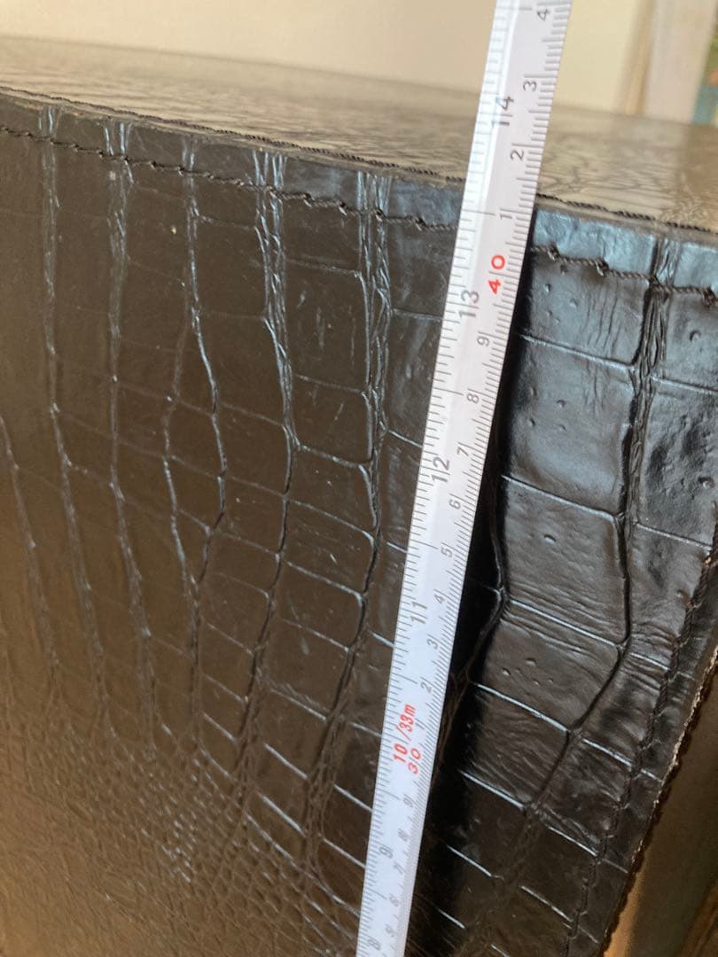 え*む様 FENDI CASA クロコダイルテクスチャ サイドテーブル - メルカリ