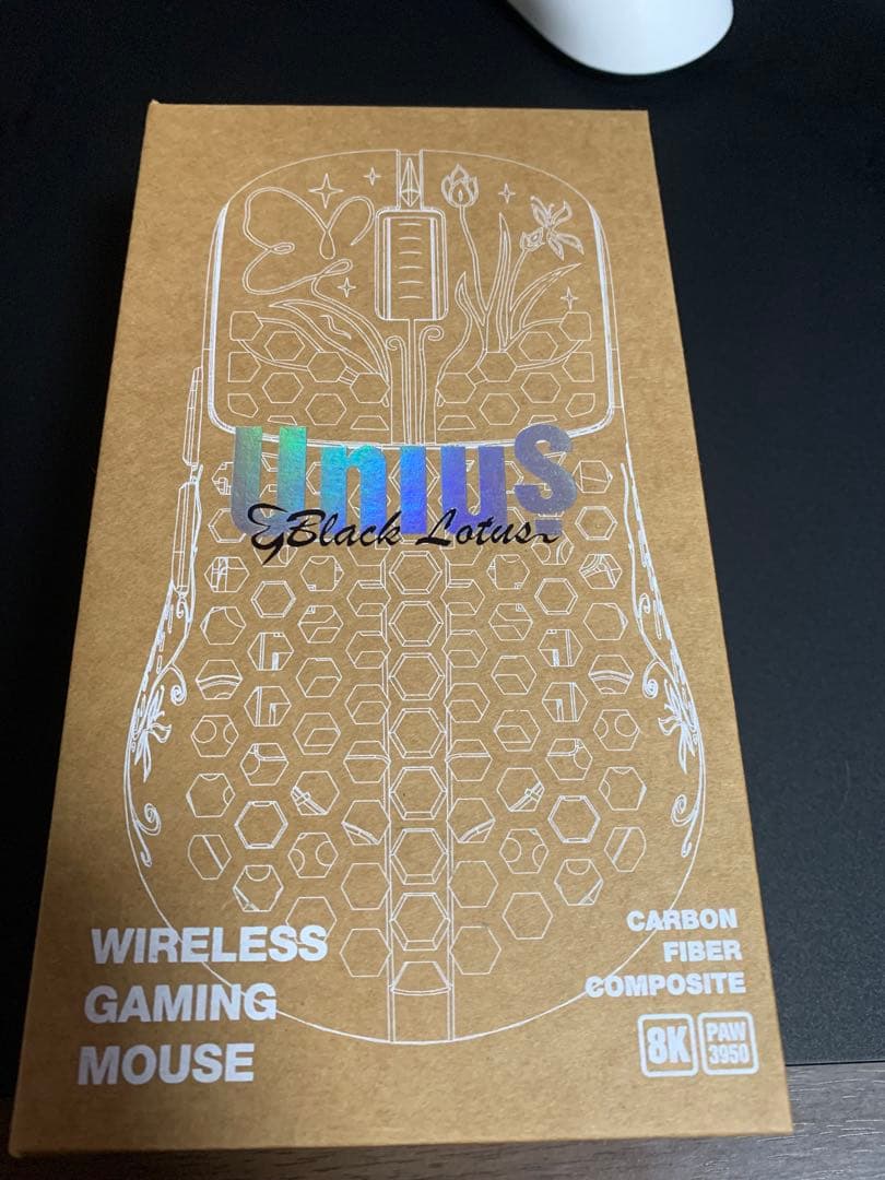 マウス・トラックボール UNIUS Black Lotus レビュー】UNIUS BLACK LOTUS CARBON 8K｜蝶模様が施された最高級