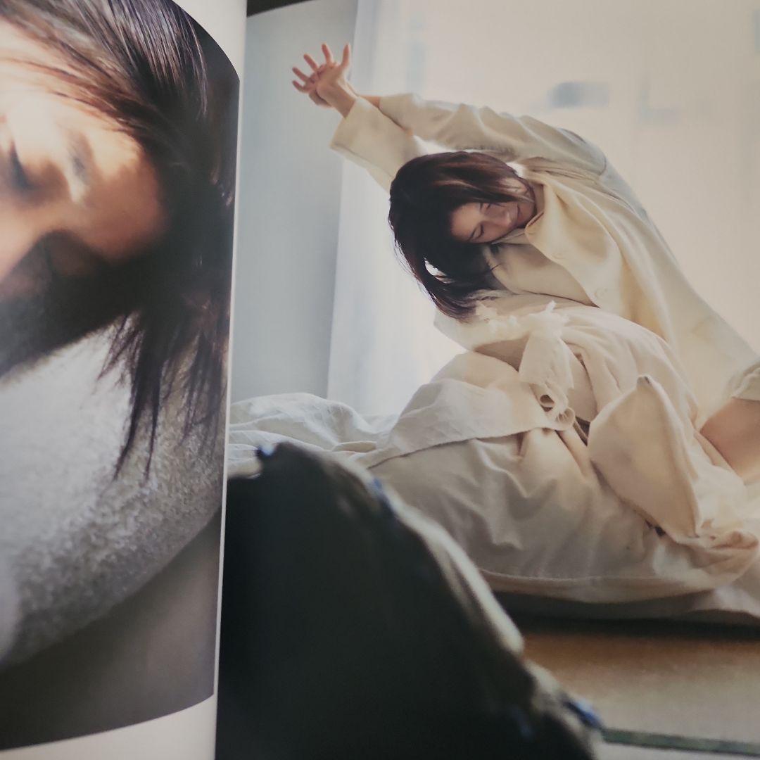 直筆サイン入り】芳根京子 写真集 『 京 』 - メルカリ