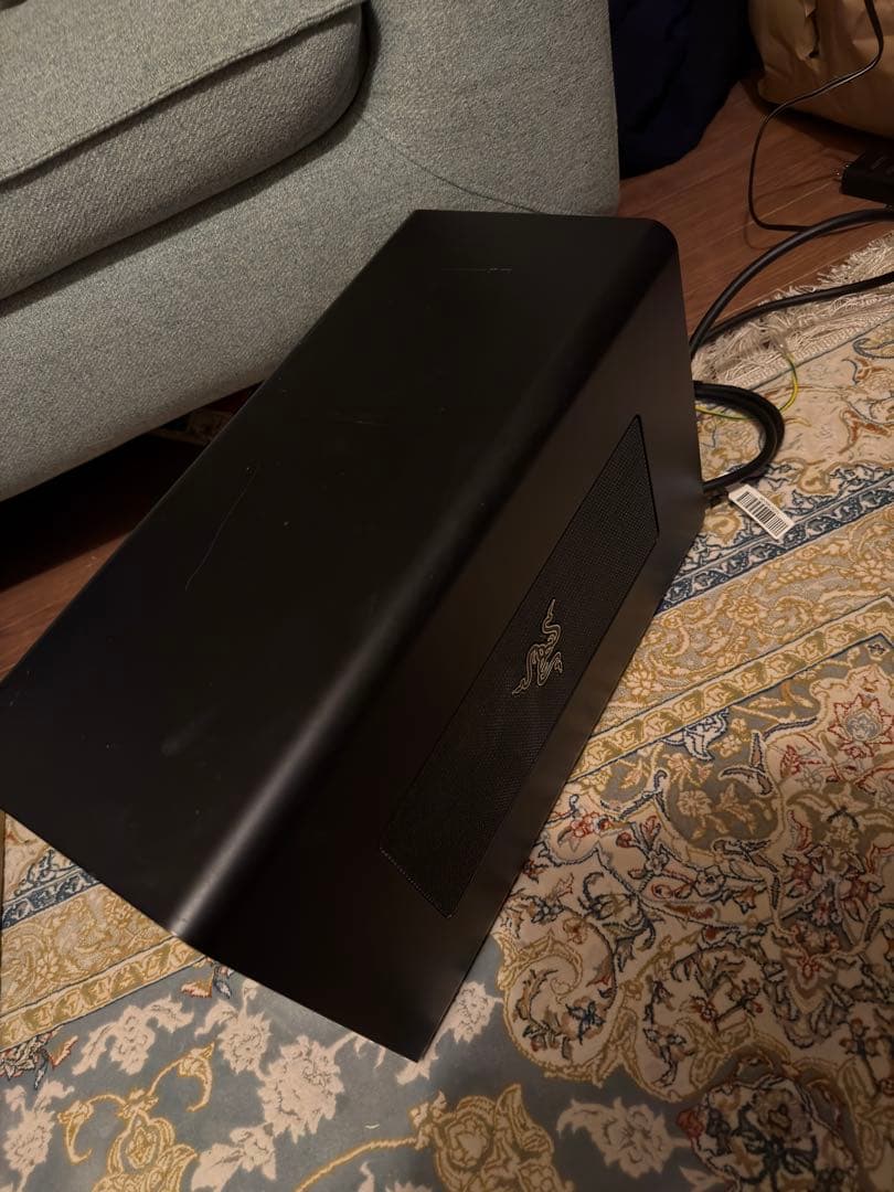 t*d様 Razer Core X Chroma 外部グラフィックエンクロージャ Razer Razer Core X Chroma Razer Core Thunderbolt3接続 外付け