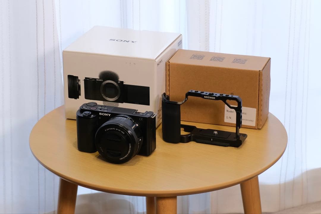 【超美品】SONY ZV-E10L ズームレンズキット + 専用グリップ レンタル] ソニー VLOGCAM ZV-E10 2K パワーズームレンズキット