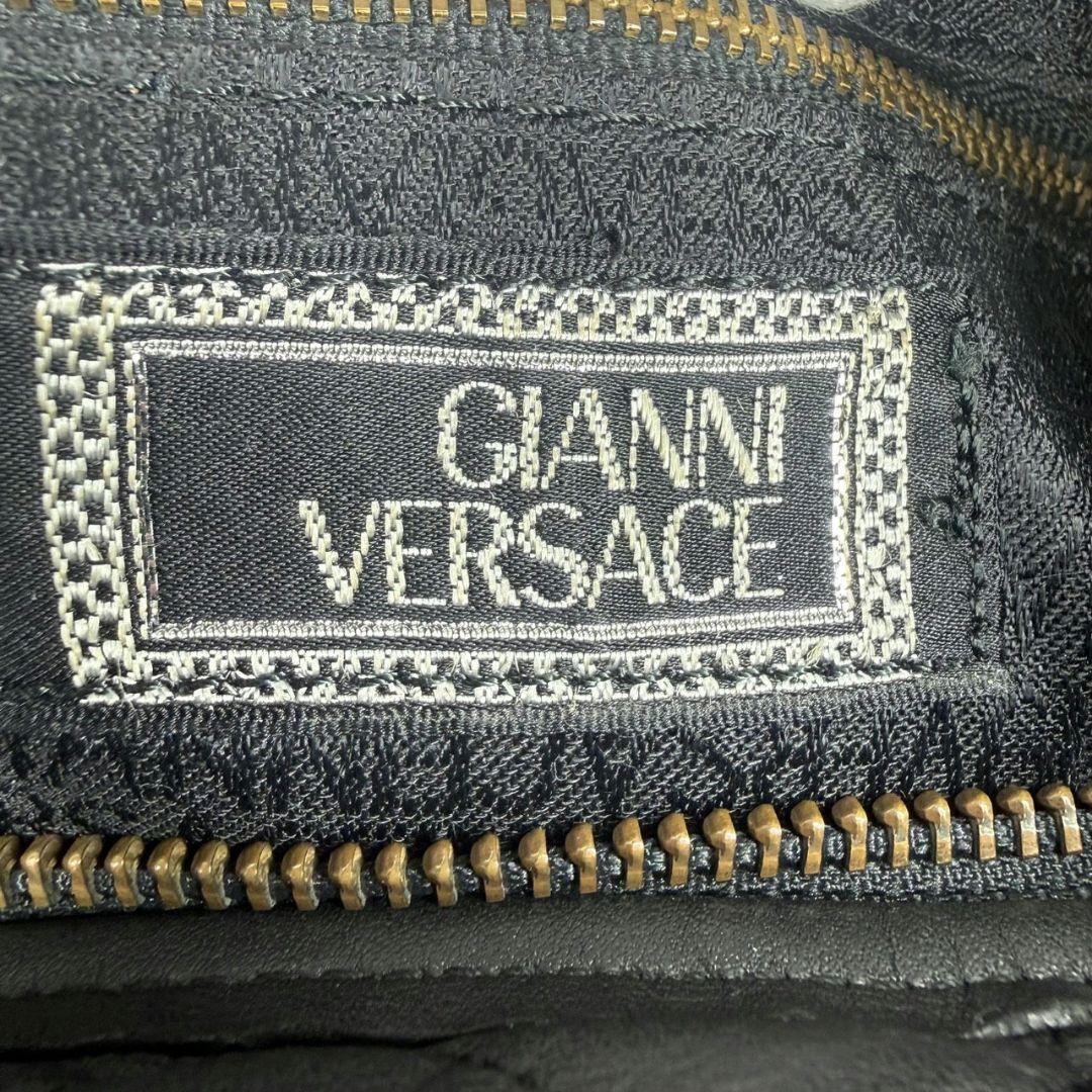 ジャンニヴェルサーチ サンバースト 刺繍 キルティング バニティバッグ