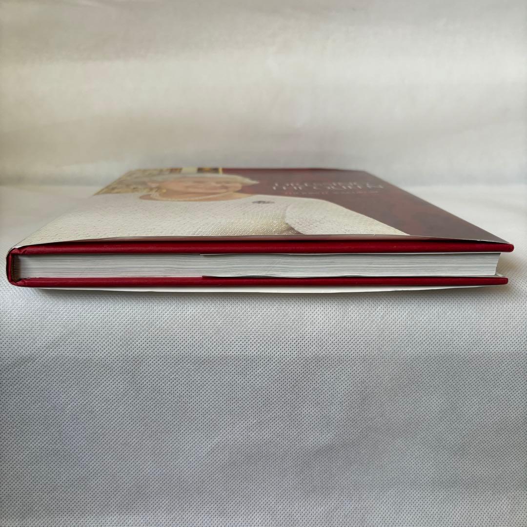 希少】女王のドレス アンジェラ・ケリー イギリス 英語 - メルカリ