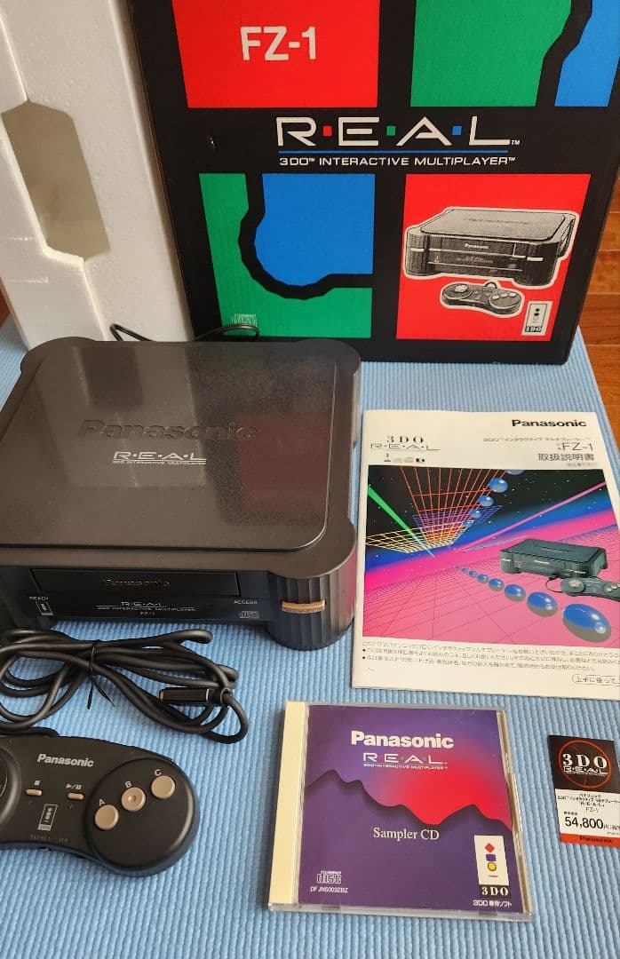 Panasonic 3DO R.E.A.L FZ-1 本体　ソフトとセット Amazon | R・E・A・L 3DO (FZ-1)本体 【3DO】 | 本体・周辺機器