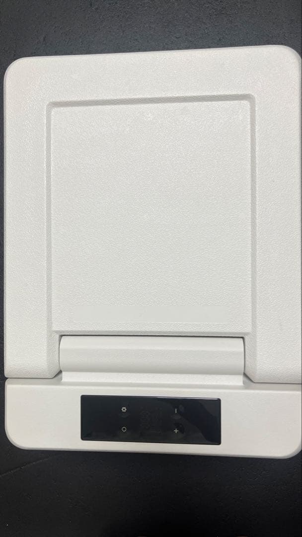 最終値下価格　すぐ発送9L車載用冷蔵冷凍庫ポータブルクーラーボックス 9L SUNPIE ポータブル 車載冷蔵庫 冷凍庫 バッテリー 内蔵 小型 9L 1年