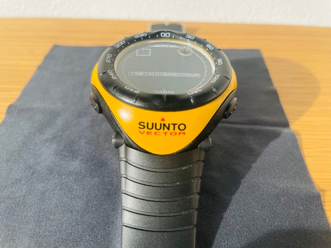 SUUNTO VECTOR スント ベクター イエロー - メルカリ