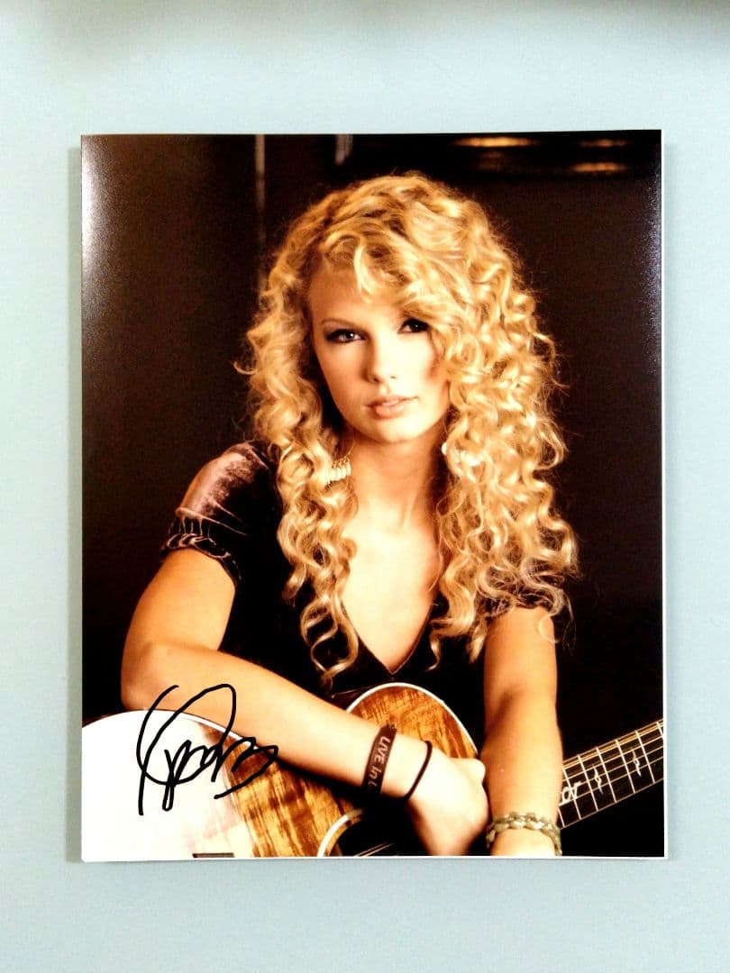 テイラー・スウィフト直筆サイン入り超大型写真…Taylor Swiftの通販は