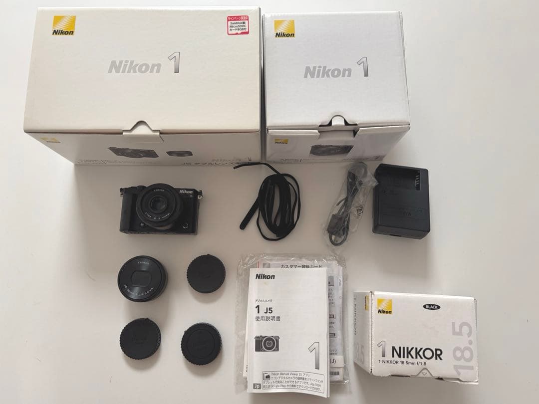 【美品】Nikon 1 J5 ブラック ダブルレンズキット《撮影数494回》