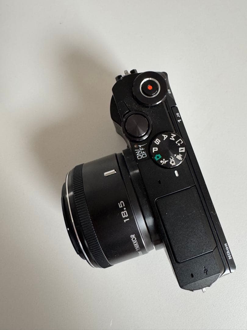 【美品】Nikon 1 J5 ブラック ダブルレンズキット《撮影数494回》