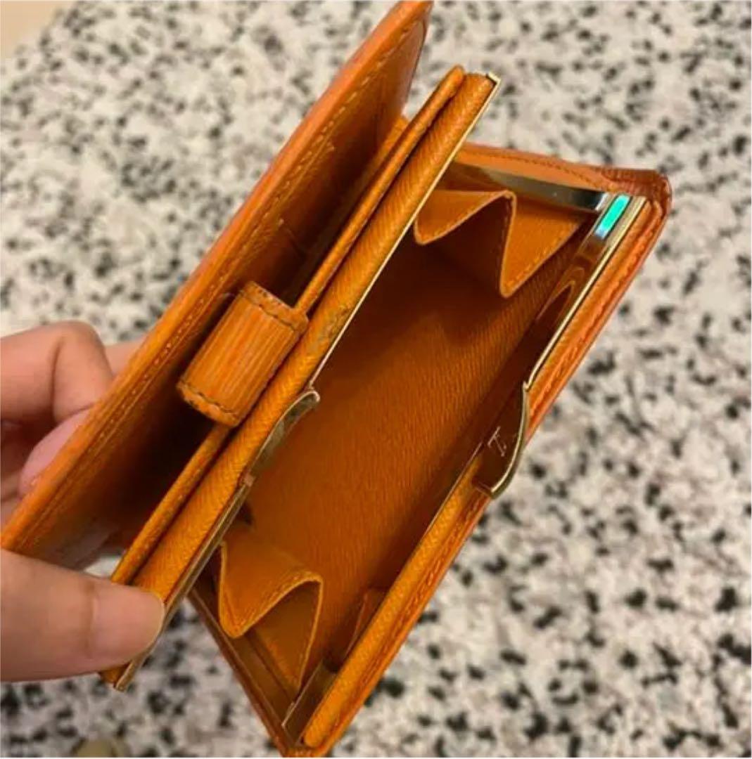 ルイヴィトン エピ 二つ折り財布 オレンジとゴールド 正規店購入