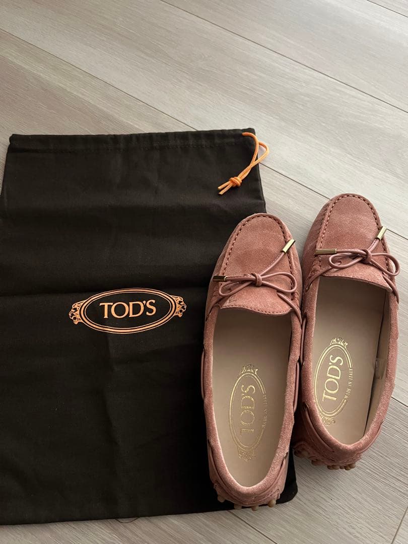 TOD'S スエード ローファー ドライビングシューズ　34 新品 TOD'S 未使用品 スウェード ドライビングシューズ 39 フラットシューズ