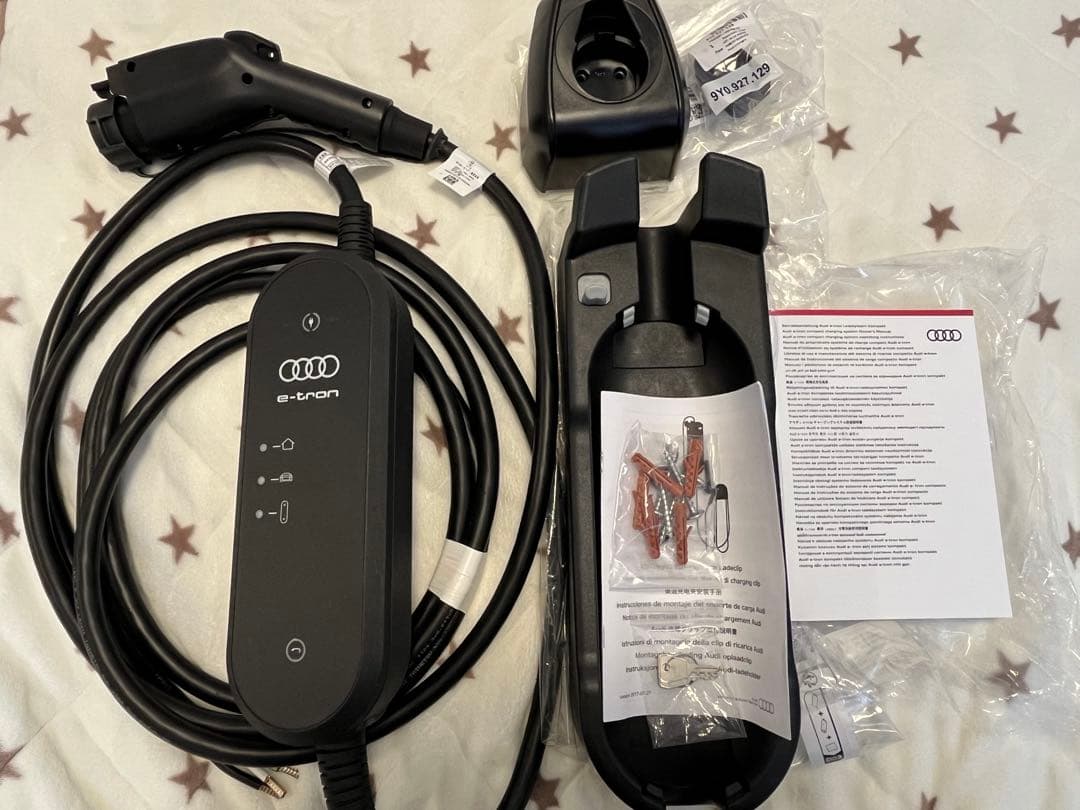 ミ*ノ様 AUDI アウディ e-tron 充電ケーブル8KW普通充電器(電気自
