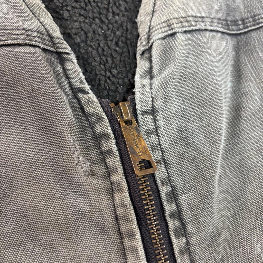 Carhartt ダックベスト V26 ボロ レザータグ 雰囲気抜群 一点物 - メルカリ