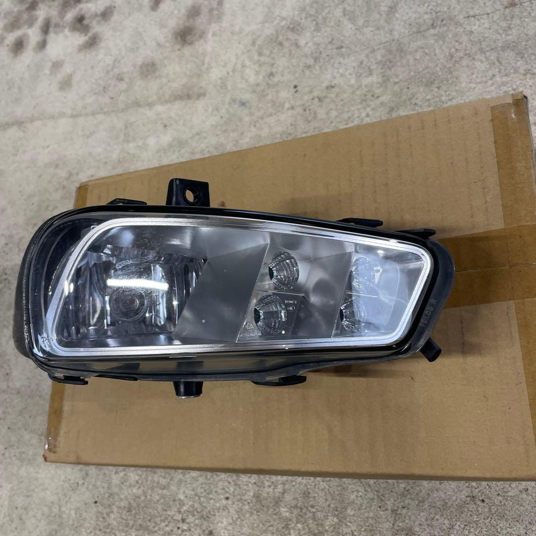 17スーパーグレート フォグランプ 運転席側 - メルカリ
