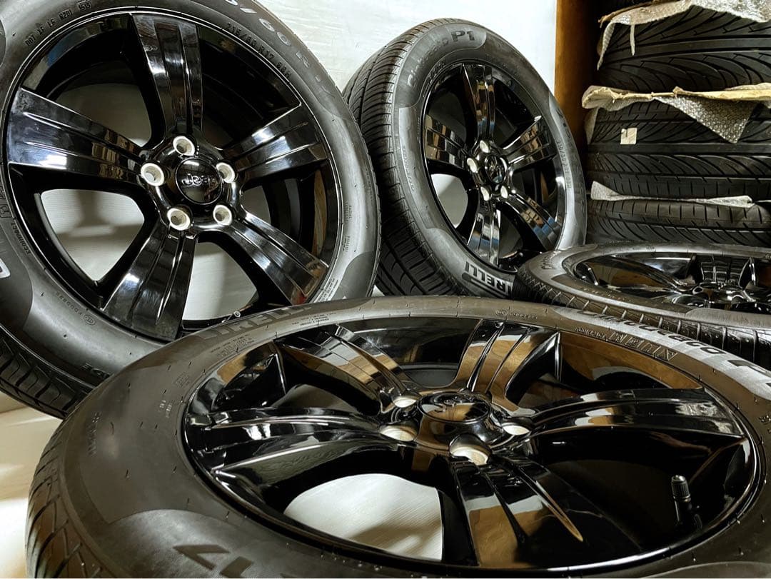 美品!100台限定車☆ジープ コンパス ブラックエディション純正タイヤ