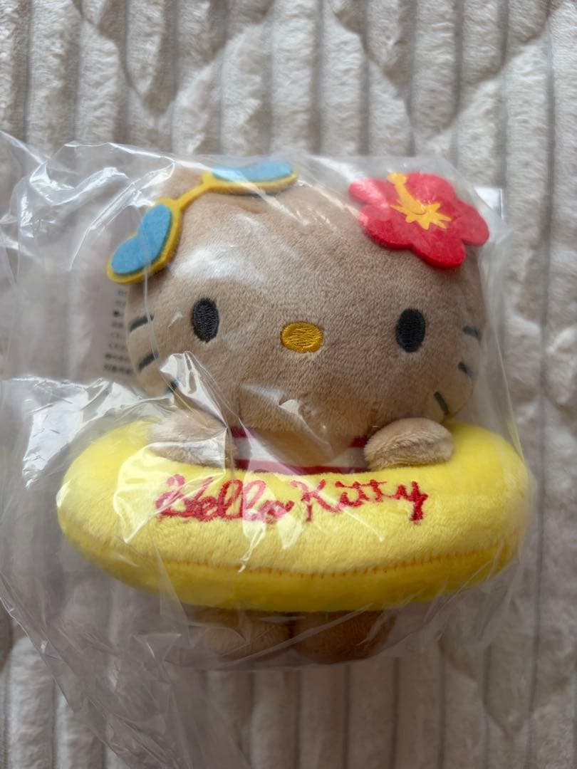 ⭐️新品⭐️ アベイル ハローキティ マスコットチャーム 日焼け