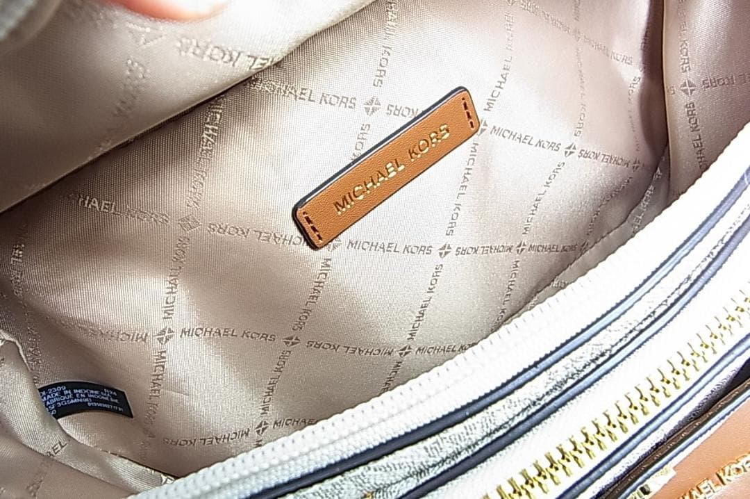 Juvy様 正規マイケルコース ボディバッグ MAISIE 35F3G5MN9B - メルカリ