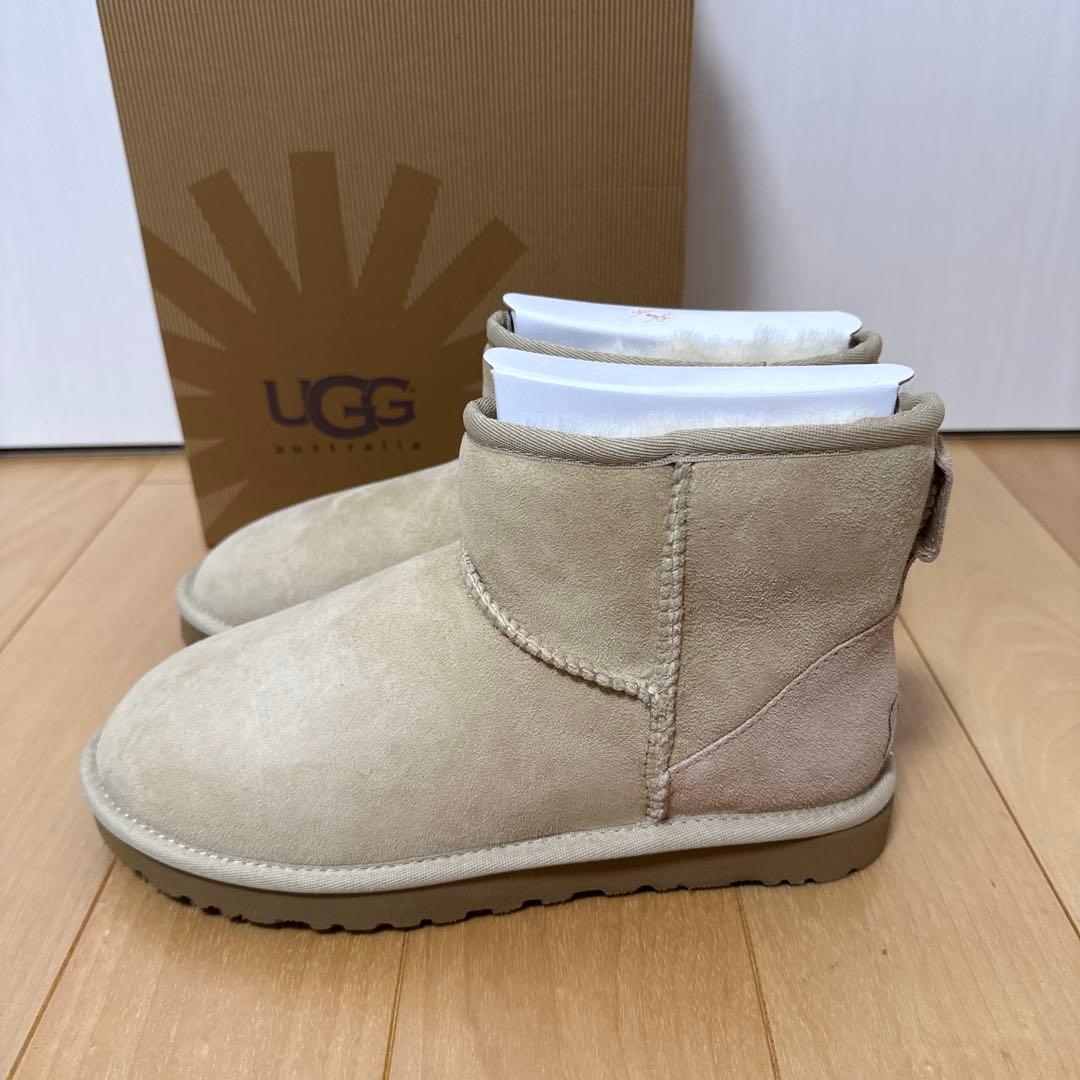 新品アグUGG クラシックミニ5854スエードムートンブーツUS7サンド24cm