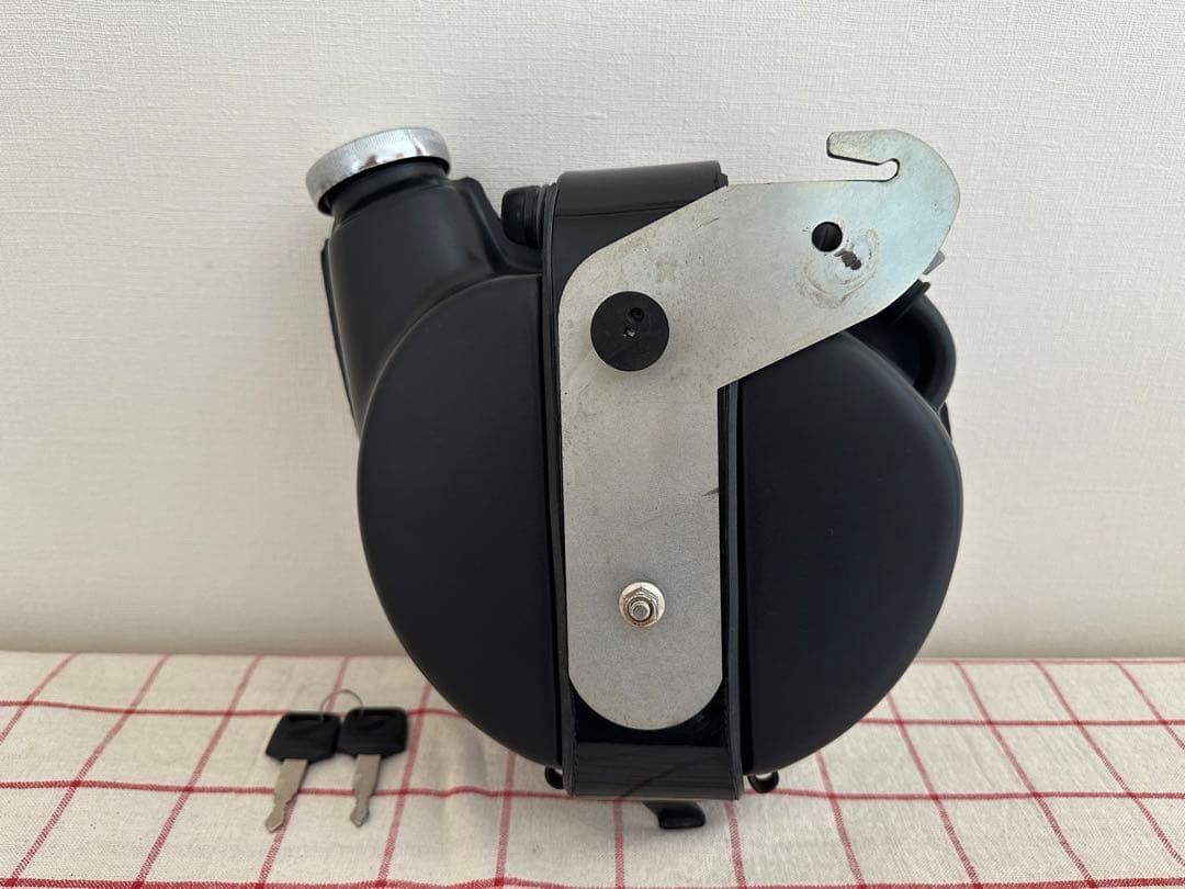 CT110 ハンターカブ サブタンク 取付金具付き - メルカリ